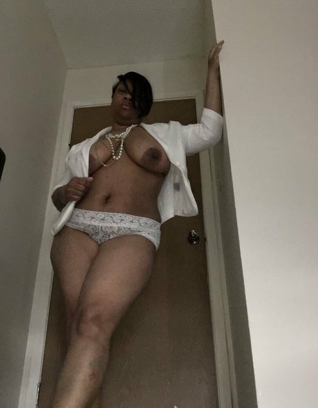 foreign luxury model bild