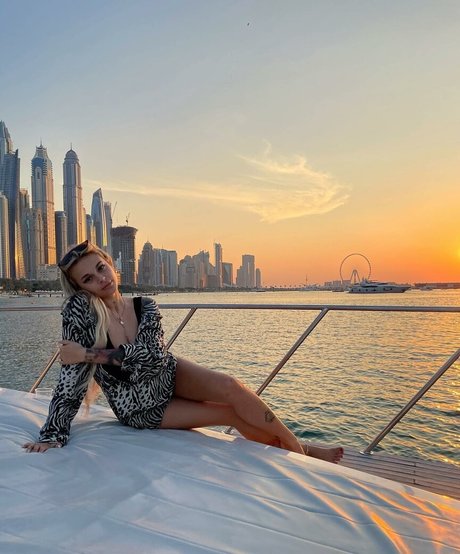 Andelika hübsche pornographische bild