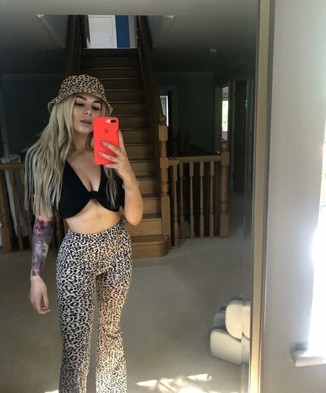 Andelika model akt bilder