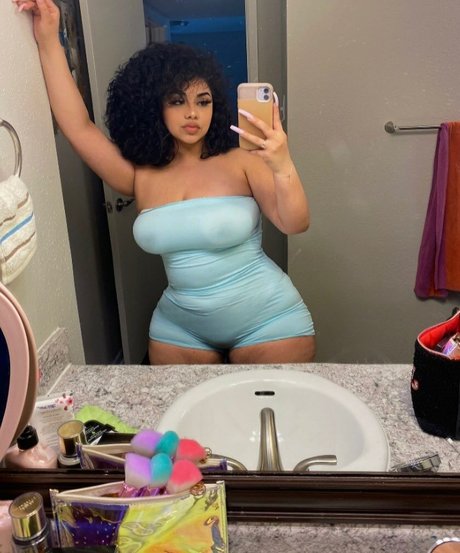 Megan Velez exklusive sexy fotos