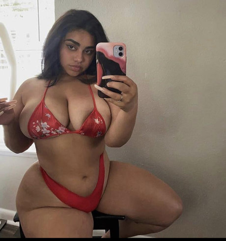 Megan Velez model top galerien