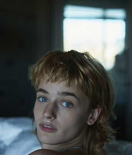 Esther McGregor sexy bilder