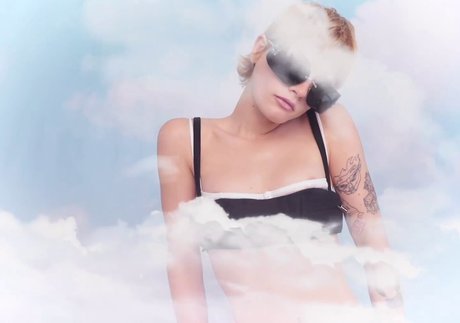 Esther McGregor top schöne fotos