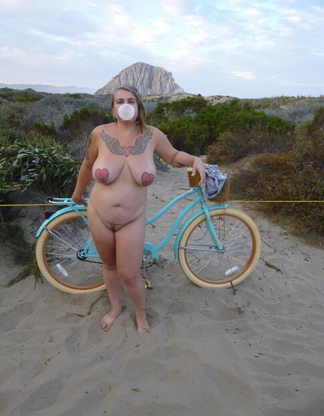 Celeste Woodrow hd nette galerie