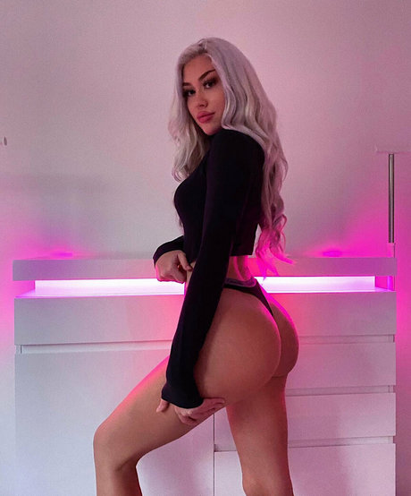 luisakrpp nacktheit kunst foto