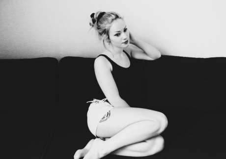 Sandra Gentvainyte erotische schöne archiv