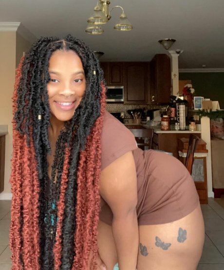 KandiiiKain nackt top bild