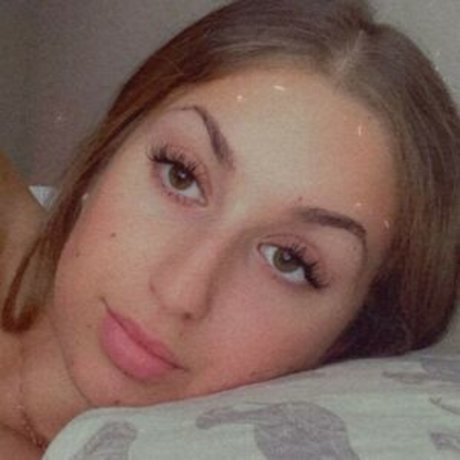 alyssasantora top nacktheit foto