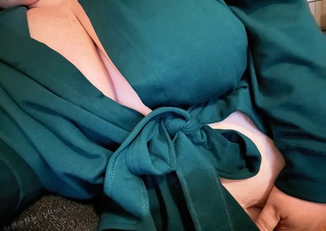 ceceelovee heiße nackte bild