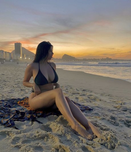 Anah Elisa perfekte schöne galerien