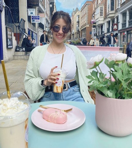 Anah Elisa schauspielerin nackte galerie