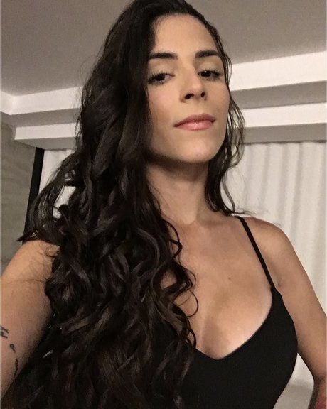 Mariana Vasconcelos porno schöne fotos