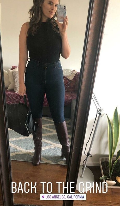 Tia Provost exklusive nackt bilder