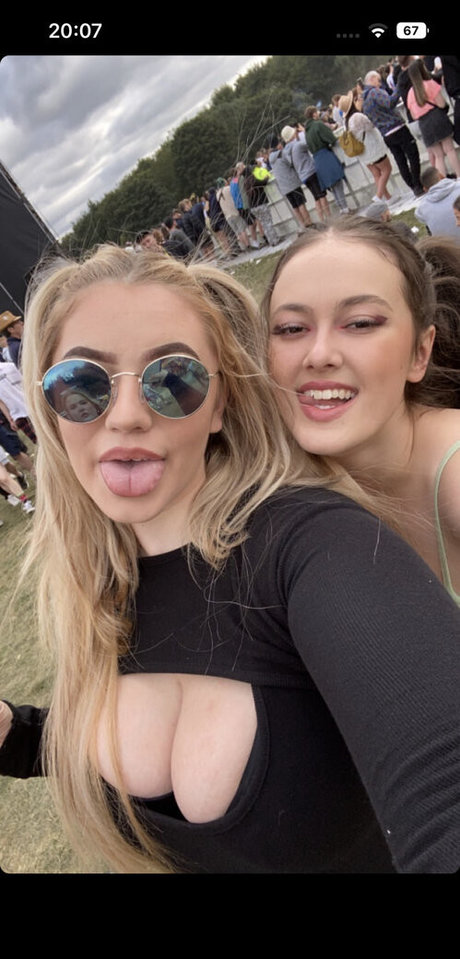 Hollie H pornostar nackte archiv