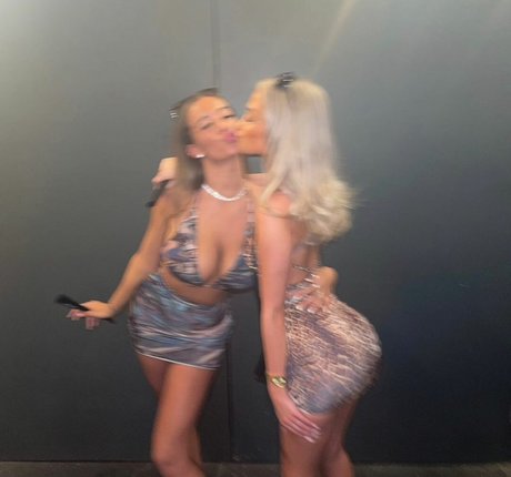 Camille Kathleen Bennetton exklusive schöne fotos