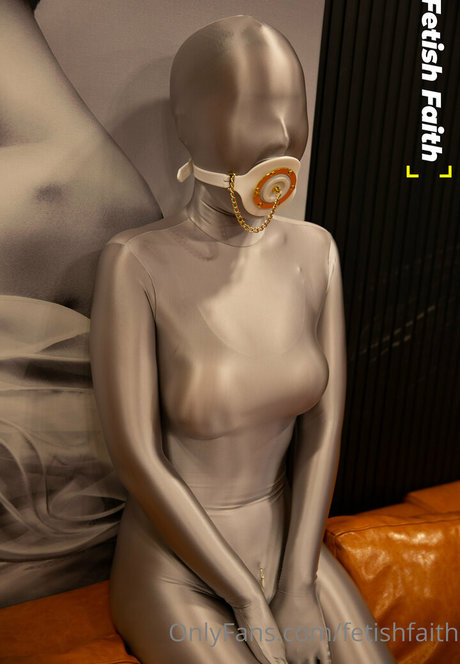 fetishfaith nackten pornostar foto