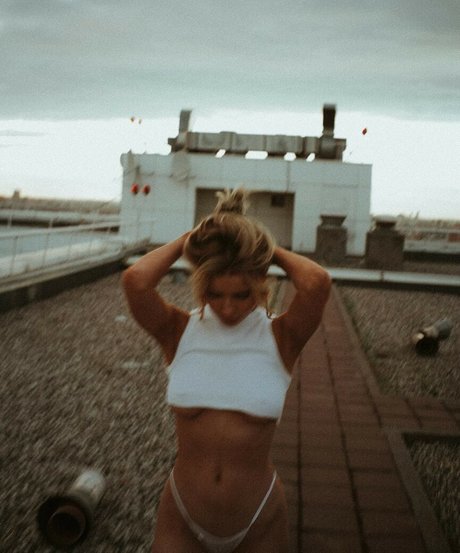 Katerina Pluchevskaya exklusive hübsche archiv