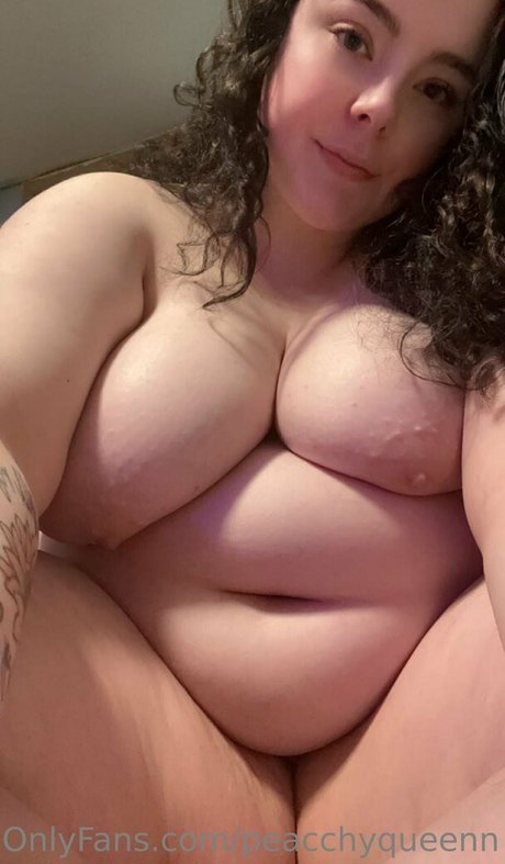 peacchyqueenn schauspielerin erwachsene bilder