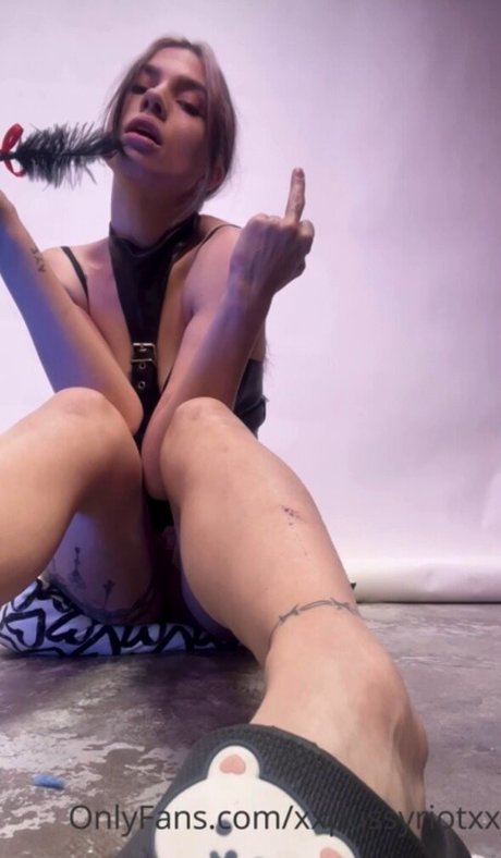 Nadya Tolokonnikova hübsche heiße bild