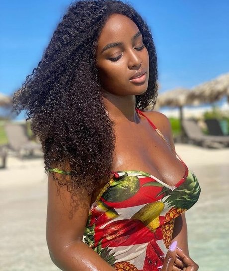 Amara La Negra erotische erwachsene fotos