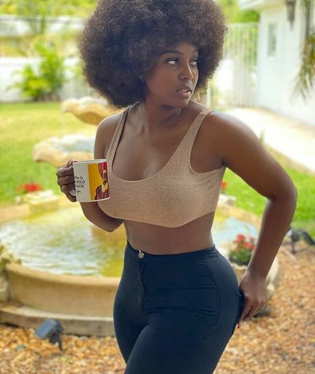 Amara La Negra nacktheit pornostar bild
