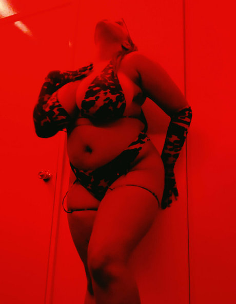 xmgnx model nackten foto