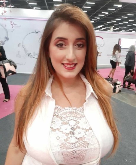 Michelly Rebechi hd pornostar bild