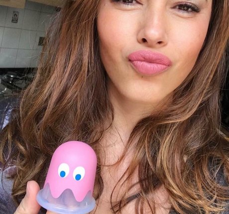 kurvige shemale-onlyfans hübsche freie galerie