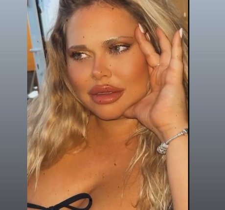 Susannah Elizabeth xxx bild