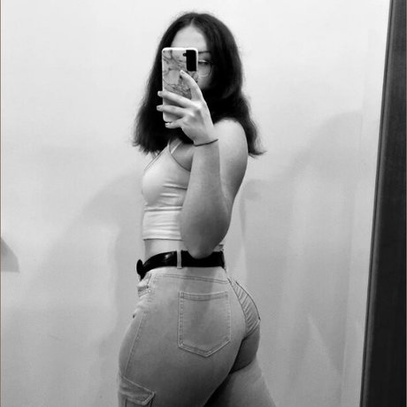 Meli hold top sexy bild