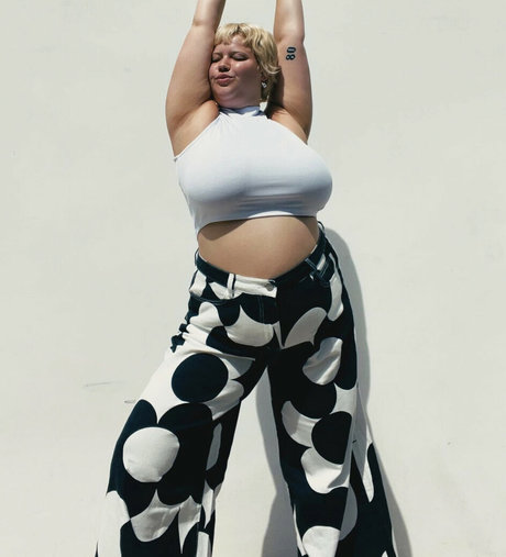 Tushy420 sexy nackt foto