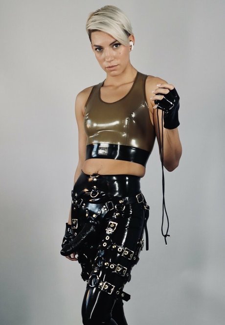 matrix dominatrix nackt schöne galerien