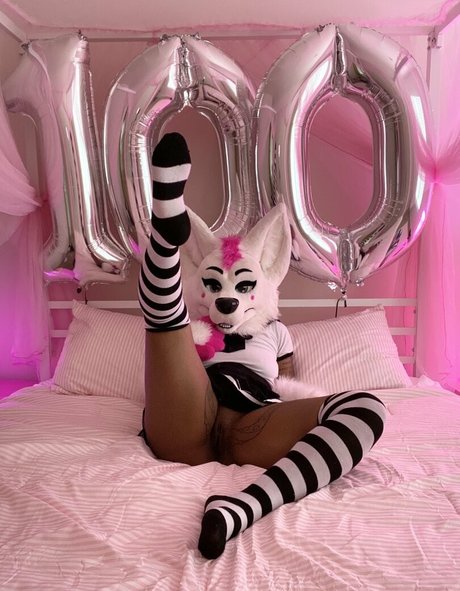 bustypuppy heiße bilder