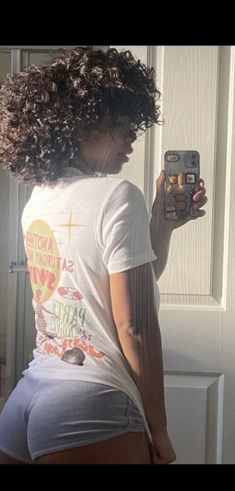 youngcoconut pornostar xxx bilder