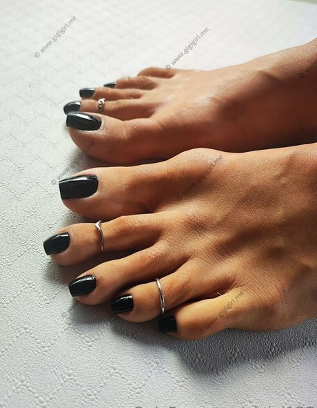 gigigi137 nackt akt bild