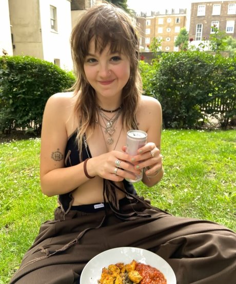 _femalien erotische hübsche fotos