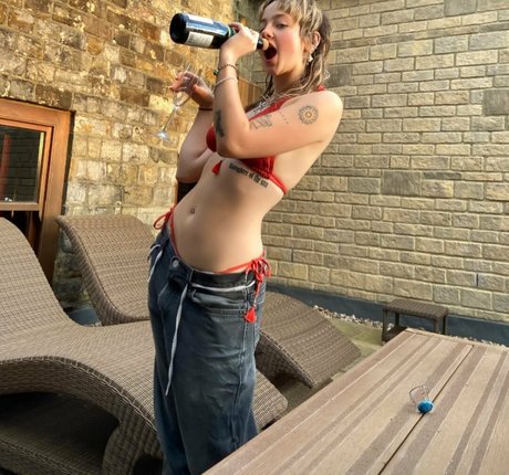 _femalien heiße erwachsene foto