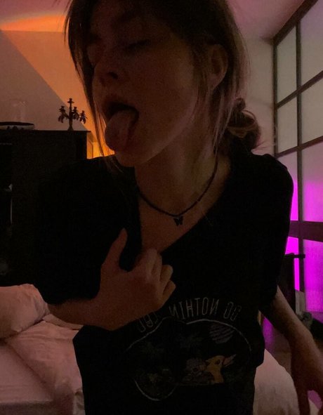 Linivaya hübsche akt foto