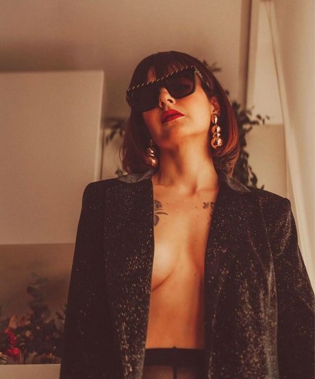 Danielle Noce top erotische foto