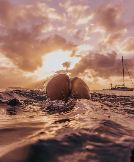 Danielle Noce sexy kunst galerien