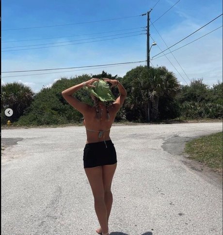 Mackensiemintz model kunst galerien