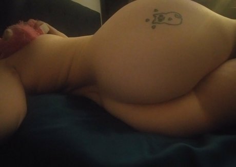 kittenclickbait model sexy bild