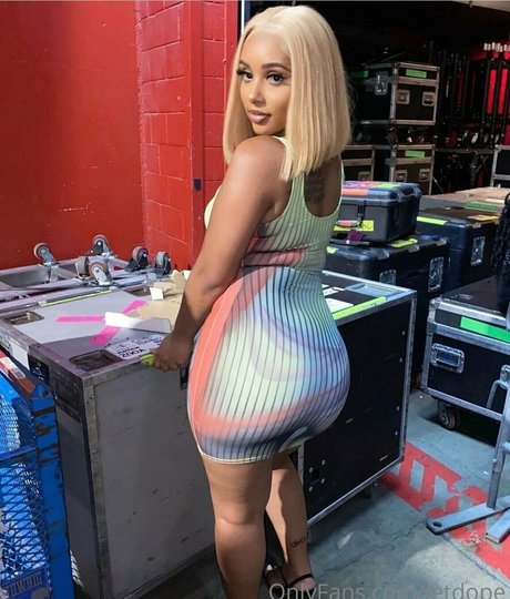 große titten fitnessstudio onlyfans kunst sexy foto