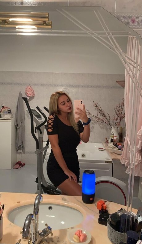 Giada Piotti kunst porno galerien