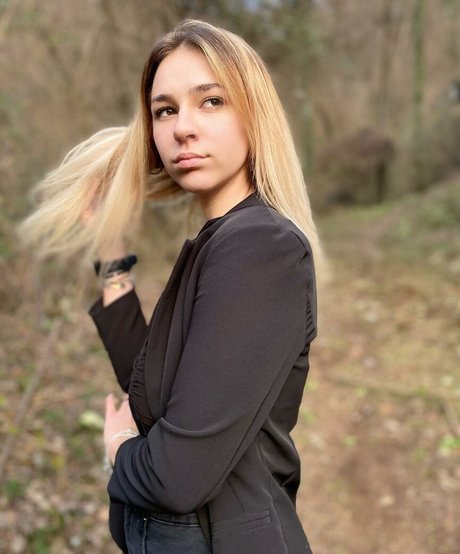 Giada Piotti hd schöne foto