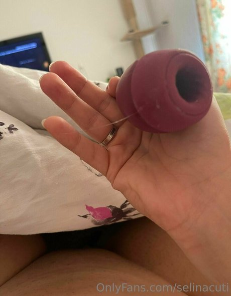 selinacuti erwachsene nacktheit bilder