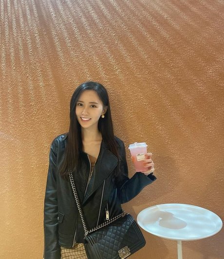 Vanessa Only4567 erwachsene nacktheit archiv