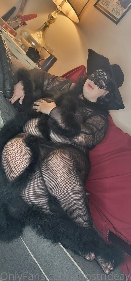 ghostrideawayfree schöne nackt archiv