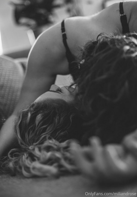 miliandrose nackt schöne bild