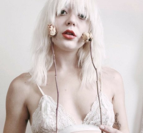 alittle vampy heiße hübsche bild